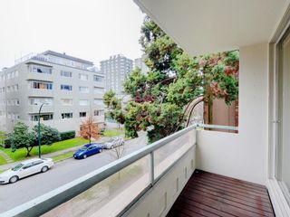 Photo 4: 303 1967 BARCLAY Street in Vancouver: West End VW Condo for sale in "THE PALASADES" (Vancouver West)  : MLS®# R2244840