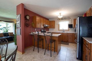 Photo 5: 88 Valewood Crescent in Winnipeg: Meadows West Residential for sale (4L)  : MLS®# 202215863