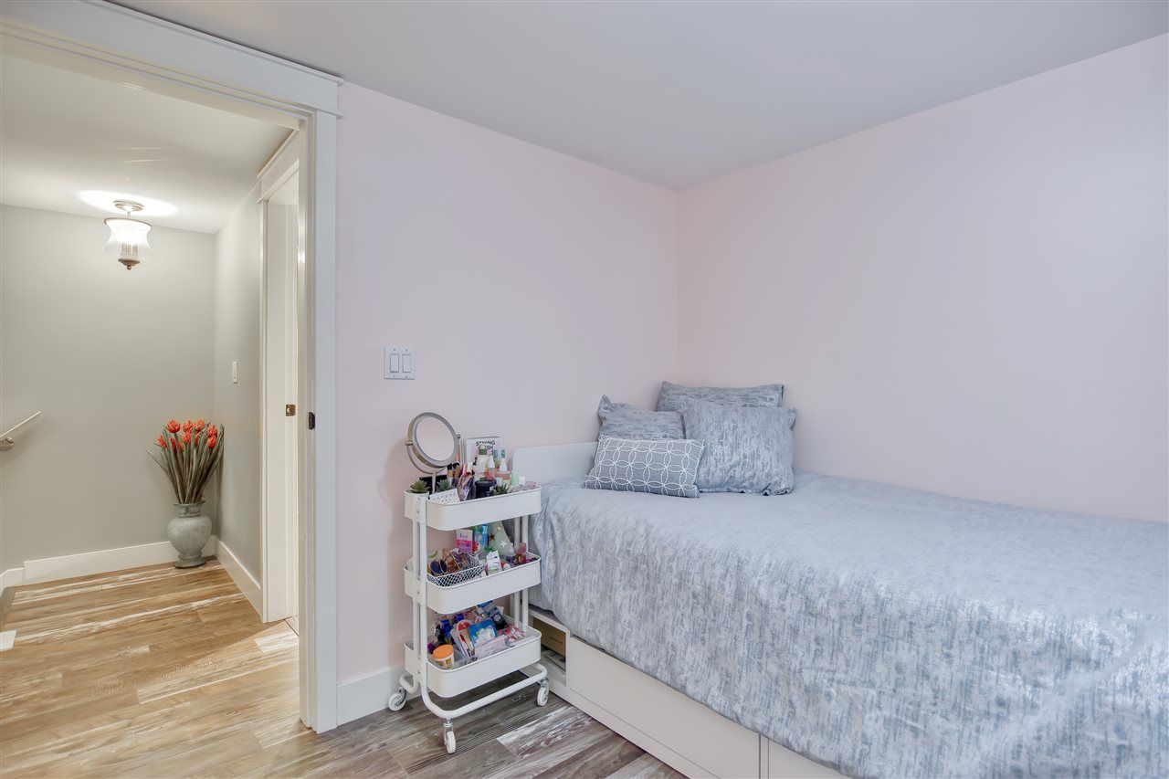 Photo 18: Photos: 105 1383 MARINASIDE Crescent in Vancouver: Yaletown Townhouse for sale in "COLUMBUS" (Vancouver West)  : MLS®# R2478306