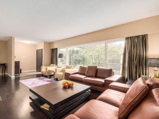 Photo 3: 77 DESSWOOD Place in West Vancouver: Glenmore House for sale : MLS®# V1090987
