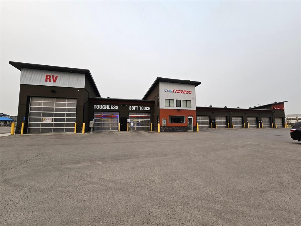 Main Photo: 1000 2920 Kingsview Boulevard SE: Airdrie Business for sale : MLS®# A2049851