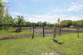 Photo 26: 20160 Barkfield (29E) Road East in Grunthal: R17 Residential for sale : MLS®# 202213825