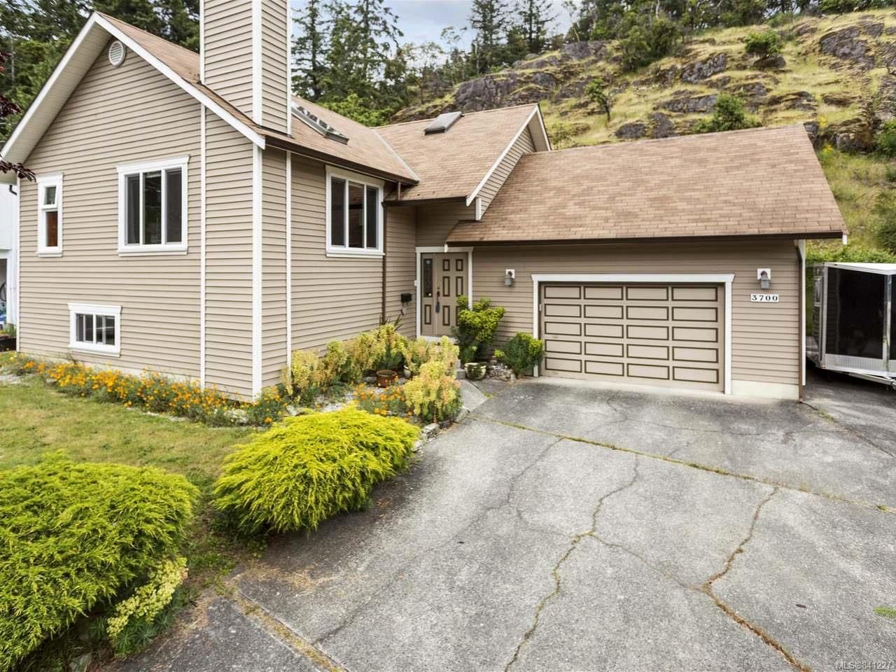 Main Photo: 3700 Howden Dr in NANAIMO: Na Uplands House for sale (Nanaimo)  : MLS®# 841227