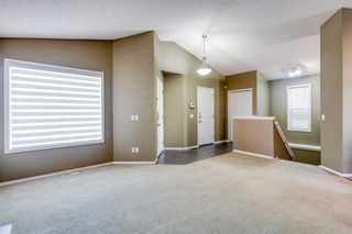 Photo 3: 25 Martha's Green NE in Calgary: Martindale Detached for sale : MLS®# A2129455