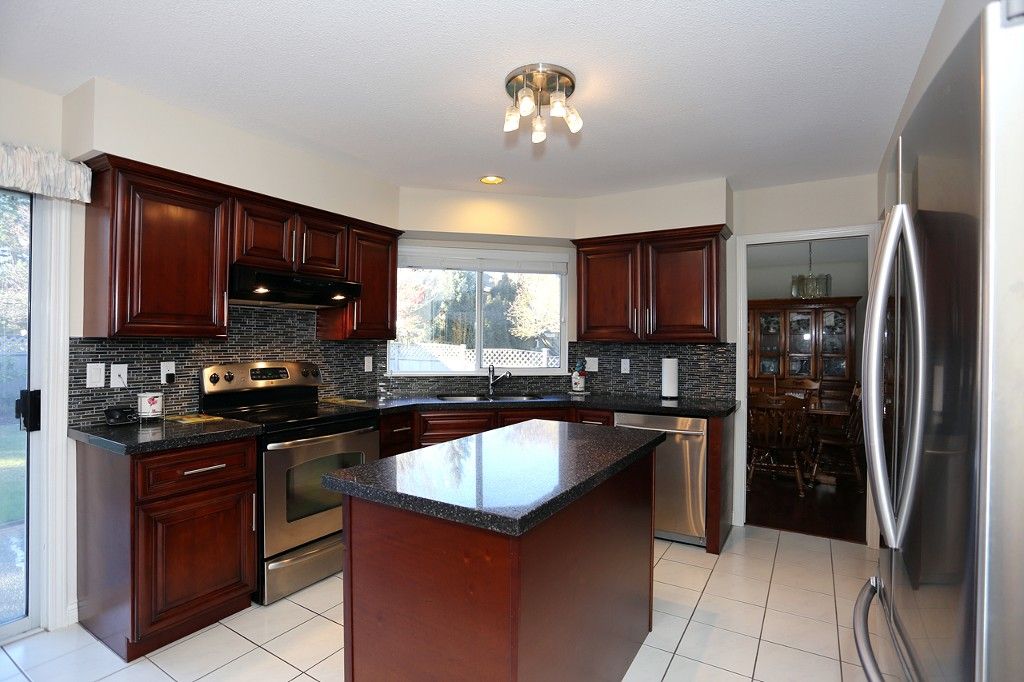 Photo 7: Photos: 2423 150TH Street in Surrey: Sunnyside Park Surrey House for sale (South Surrey White Rock)  : MLS®# F1402972