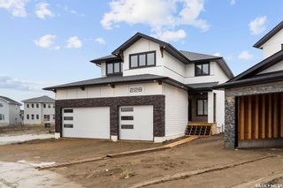 Photo 2: 228 Woolf Place in Saskatoon: Aspen Ridge Residential for sale : MLS®# SK930229