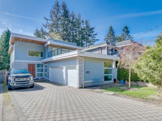 Photo 3: 13756 NORTH BLUFF Road: White Rock House for sale (South Surrey White Rock)  : MLS®# R2867061