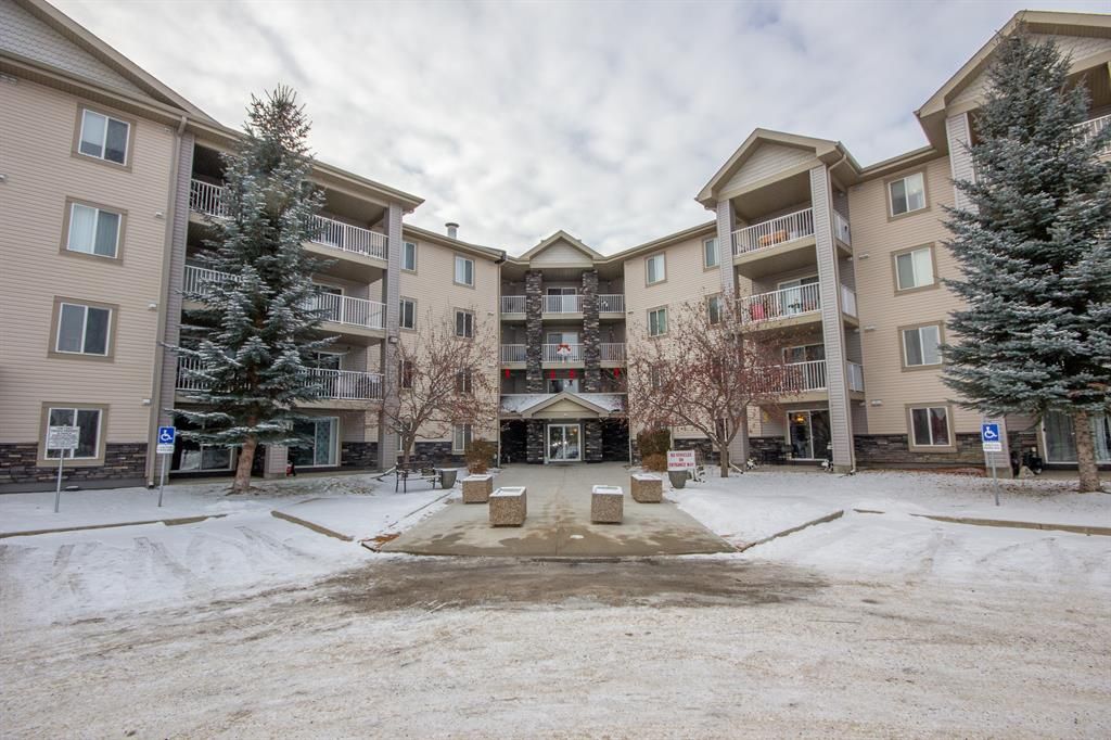 Main Photo: 319 60 Lawford Avenue: Red Deer Apartment for sale : MLS®# A2028799