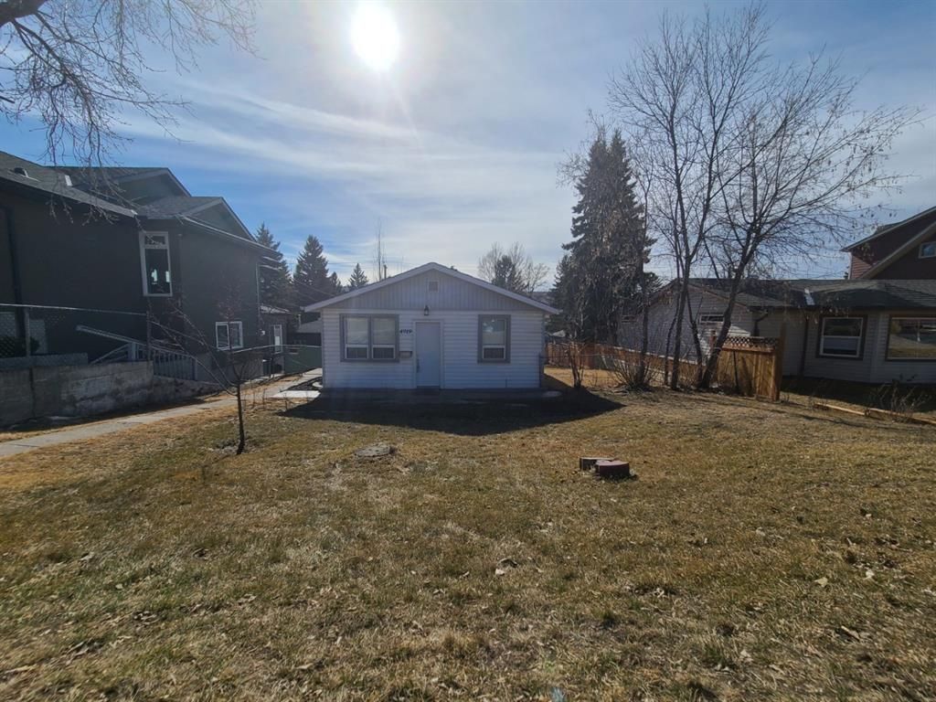 Main Photo: 4919 22 Avenue NW in Calgary: Montgomery Detached for sale : MLS®# A1196715