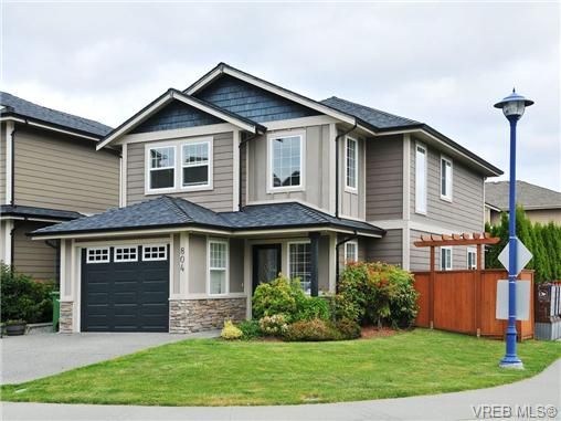 Main Photo: 804 Gannet Court in VICTORIA: La Bear Mountain Residential for sale (Langford)  : MLS®# 338049