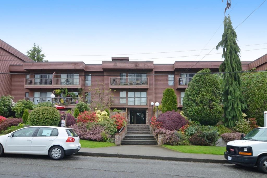 Main Photo: 402 215 MOWAT Street in New Westminster: Uptown NW Condo for sale in "CEDAR HILL MANOR" : MLS®# R2166746