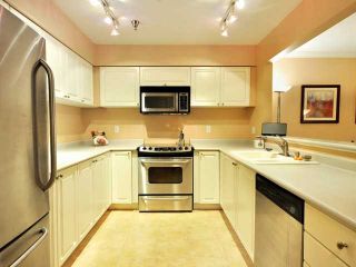 Photo 4: 207 2288 W 12TH Avenue in Vancouver: Kitsilano Condo for sale in "CONNAUGHT POINT" (Vancouver West)  : MLS®# V820109