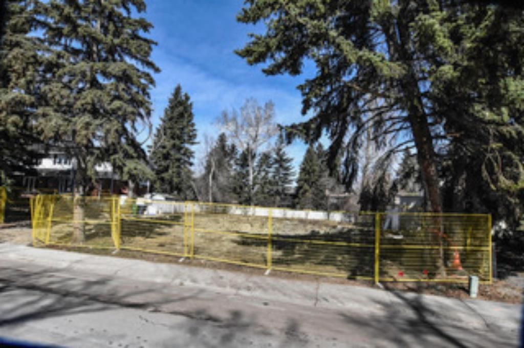 Photo 5: Photos: 1016 Beverley Boulevard SW in Calgary: Bel-Aire Residential Land for sale : MLS®# A1092854