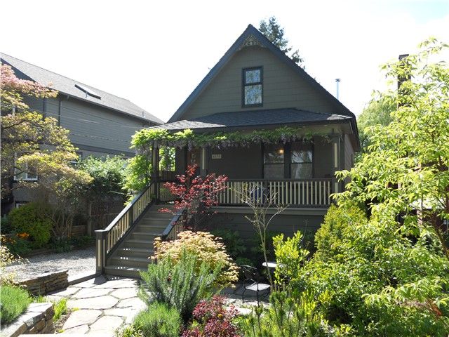 Main Photo: 4835 PRINCE EDWARD ST in Vancouver: Main House for sale (Vancouver East)  : MLS®# V1008228