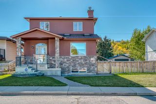 Photo 1: 8527 34 Avenue NW in Calgary: Bowness Detached for sale : MLS®# A2003826