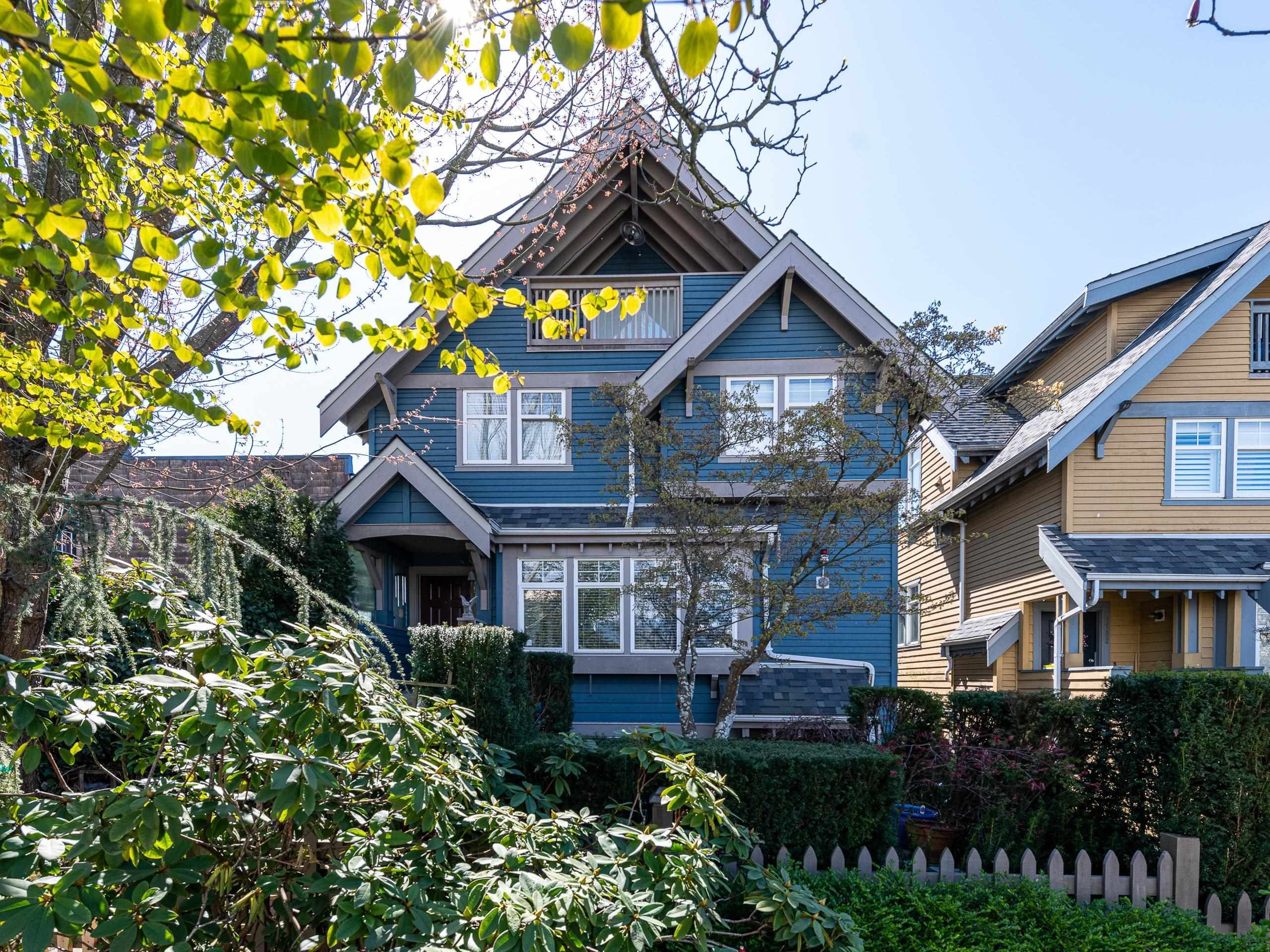 Main Photo: 1674 GRANT Street in Vancouver: Grandview Woodland Townhouse for sale (Vancouver East)  : MLS®# R2675599