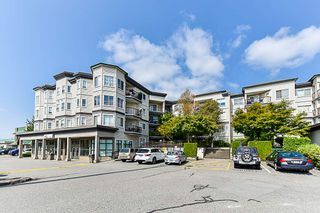 Photo 1: 212 5759 GLOVER Road in Langley: Langley City Condo for sale : MLS®# R2354108