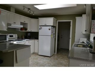 Photo 15: 15 Eagle Lane in VICTORIA: VR Glentana Manufactured Home for sale (View Royal)  : MLS®# 735233
