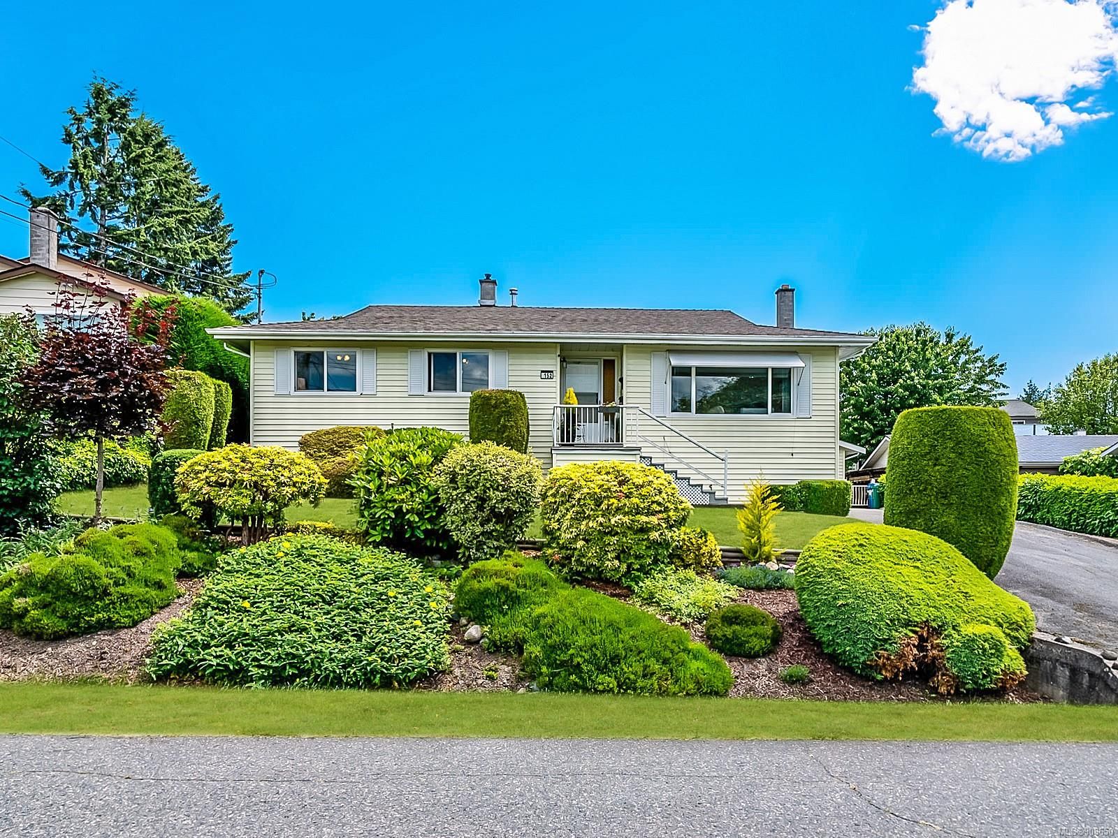 Main Photo: 152 Bird Sanctuary Dr in Nanaimo: Na University District House for sale : MLS®# 908650