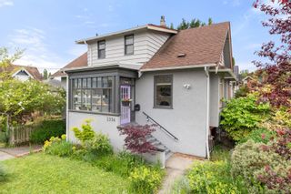Photo 1: 2556 Roseberry Ave in Victoria: Vi Fernwood House for sale : MLS®# 905763