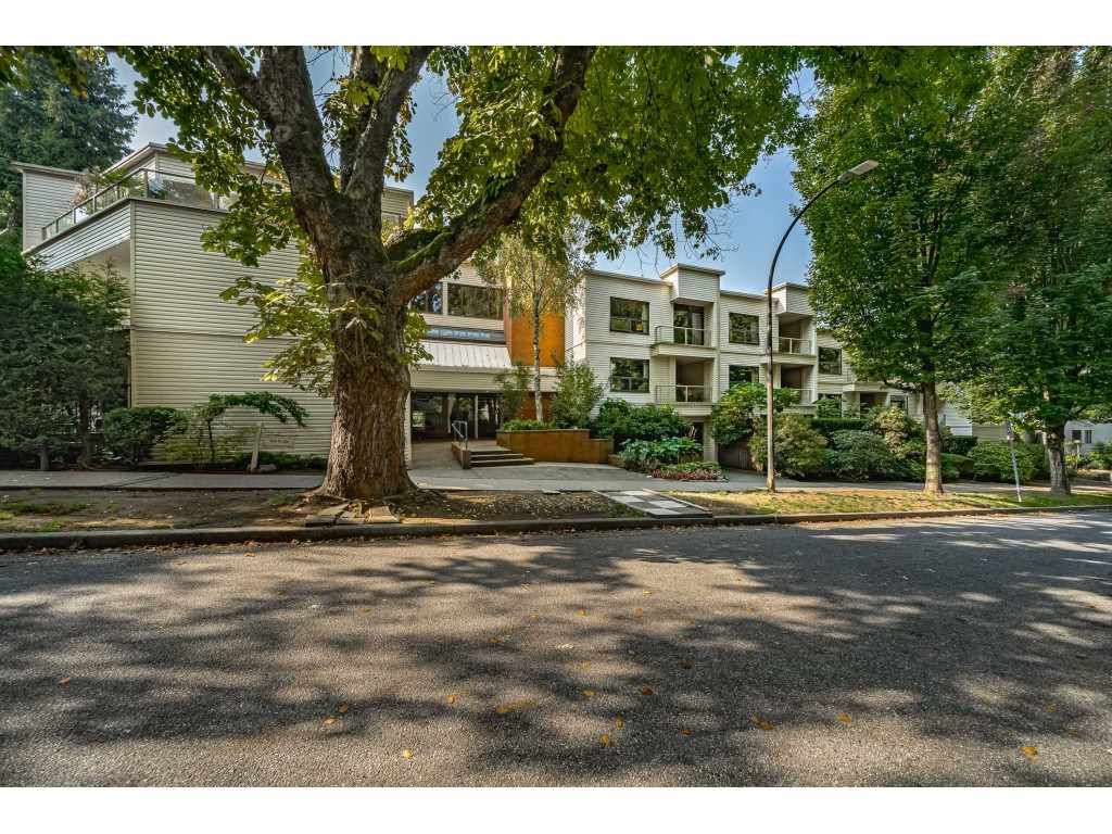Main Photo: 312 1350 COMOX Street in Vancouver: West End VW Condo for sale in "BROUGHTON TERRACE" (Vancouver West)  : MLS®# R2505965
