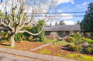 Photo 6: 960 17TH Street in West Vancouver: Ambleside House for sale : MLS®# R2633873