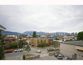 Photo 10: 406 1858 W 5TH Avenue in Vancouver: Kitsilano Condo for sale in "THE GREENWICH" (Vancouver West)  : MLS®# V666323
