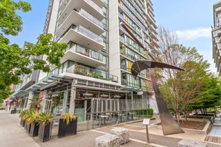 Main Photo: 718 159 W 2ND Avenue in Vancouver: False Creek Condo for sale in "TOWER GREEN AT WEST" (Vancouver West)  : MLS®# R2882764