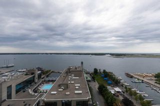Photo 2: 1702 270 Queens Quay W in Toronto: Waterfront Communities C1 Condo for sale (Toronto C01)  : MLS®# C5343228