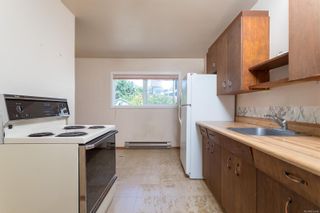 Photo 17: 482 Foster St in Esquimalt: Es Saxe Point Half Duplex for sale : MLS®# 933346
