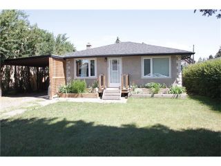 Photo 1: 4608 81 Street NW in Calgary: Bowness House for sale : MLS®# C4023837