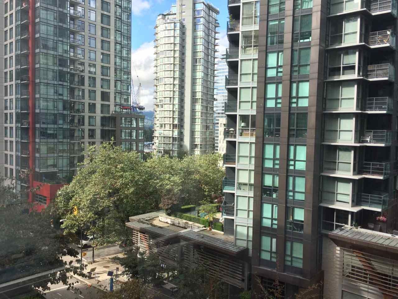 Photo 2: Photos: 703 1166 MELVILLE Street in Vancouver: Coal Harbour Condo for sale in "ORCA PLACE" (Vancouver West)  : MLS®# R2513384