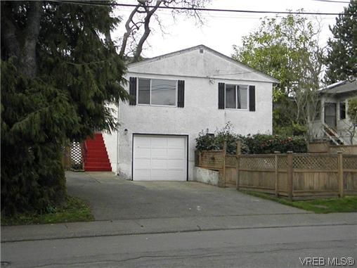 Main Photo: 1346 Hampshire Rd in VICTORIA: OB South Oak Bay House for sale (Oak Bay)  : MLS®# 695451