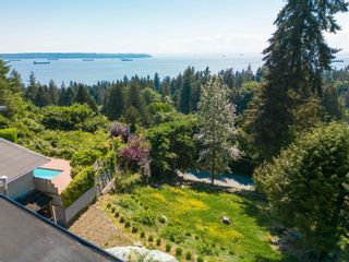 Main Photo: 2664 ROSEBERY Avenue in West Vancouver: Queens House for sale : MLS®# R2785185