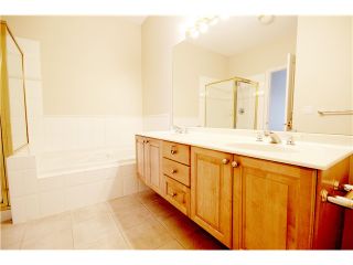 Photo 7: 8 5240 OAKMOUNT Crescent in Burnaby: Oaklands Townhouse for sale in "SANTA CLARA" (Burnaby South)  : MLS®# V973653
