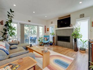 Photo 2: 1036 Deltana Ave in Langford: La Olympic View House for sale : MLS®# 893338