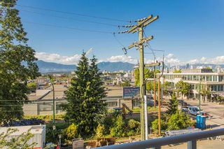 Photo 15: 401 1818 W 6TH Avenue in Vancouver: Kitsilano Condo for sale in "Carnegie" (Vancouver West)  : MLS®# R2067621
