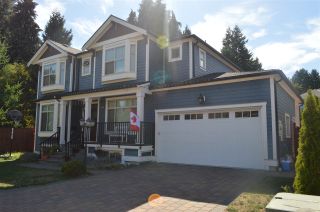 Photo 1: 609 W 24TH Close in North Vancouver: Hamilton House for sale : MLS®# R2044403