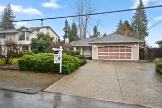 Photo 1: 2743 MOUNTVIEW Street in Abbotsford: Central Abbotsford House for sale : MLS®# R2754096