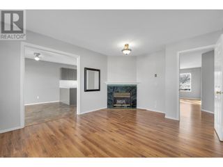 Photo 13: 284 Murray Crescent in Kelowna: House for sale : MLS®# 10307207