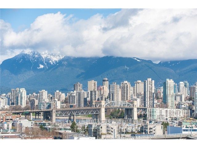 FEATURED LISTING: 905 - 1650 7TH Avenue West Vancouver