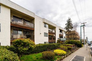 Photo 2: 303 1526 GEORGE Street: White Rock Condo for sale in "Sir Philip" (South Surrey White Rock)  : MLS®# R2869979