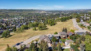 Photo 2: 2804 Montalban Crescent NW in Calgary: Montgomery Detached for sale : MLS®# A2022928