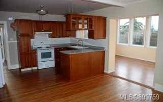 Photo 1: 3016 Tillicum Rd in Saanich: SW Gorge House for sale (Saanich West)  : MLS®# 899759