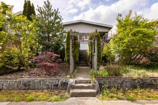 Photo 1: 444 E 38TH Avenue in Vancouver: Fraser VE House for sale (Vancouver East)  : MLS®# R2452399