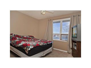 Photo 10: 137 123 QUEENSLAND Drive SE in CALGARY: Queensland Townhouse for sale (Calgary)  : MLS®# C3553319