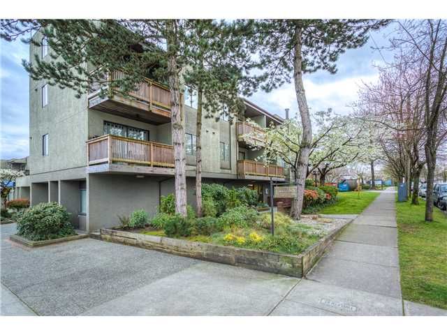 Main Photo: # 220 1202 LONDON ST in New Westminster: West End NW Condo for sale : MLS®# V1114327