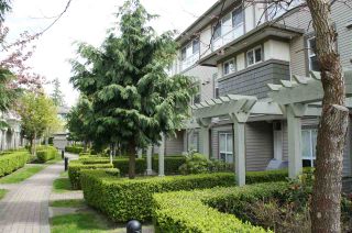 Photo 2: 85 15353 100 Avenue in Surrey: Guildford Townhouse for sale (North Surrey)  : MLS®# R2164312