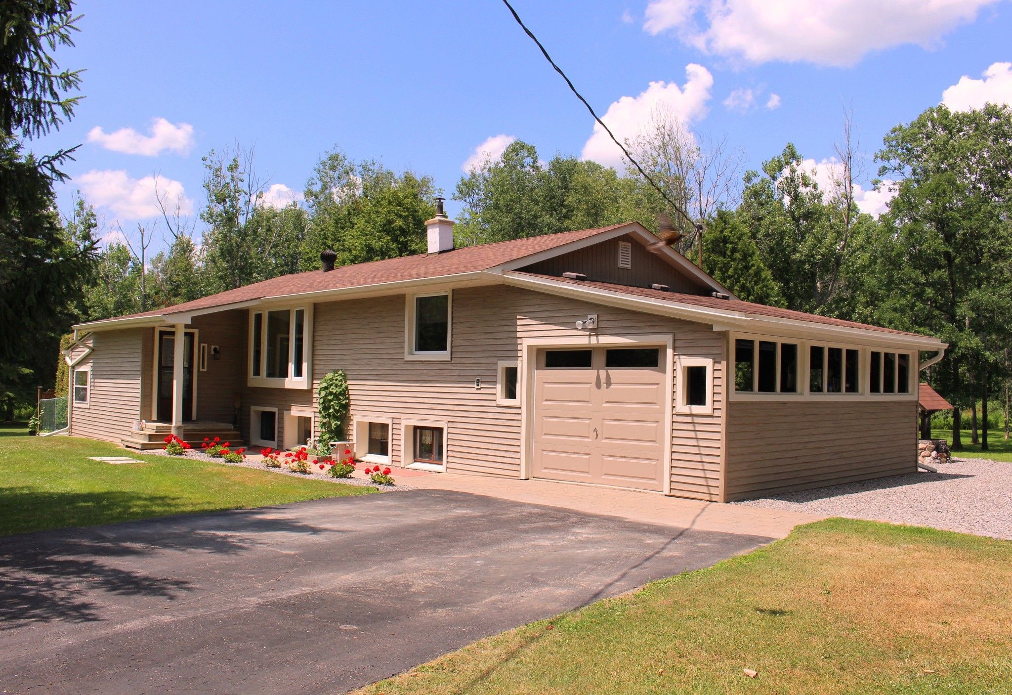 Main Photo: 20 Pine Court in Northumberland/ Trent Hills/Warkworth: House for sale : MLS®# 140196