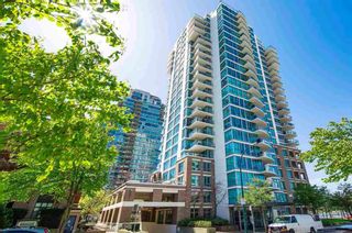 Photo 2: 606 120 MILROSS Avenue in Vancouver: Mount Pleasant VE Condo for sale in "THE BRIGHTON" (Vancouver East)  : MLS®# R2305107